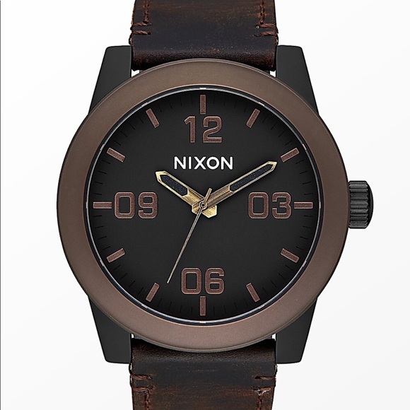 nixon corporal leather